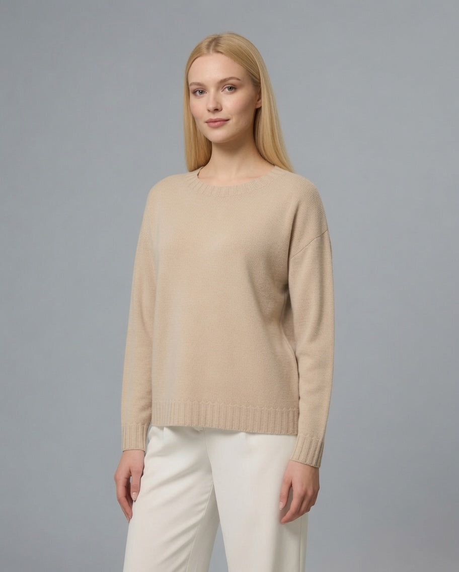 Maglia a collo ampio con spalla scesa – Beige