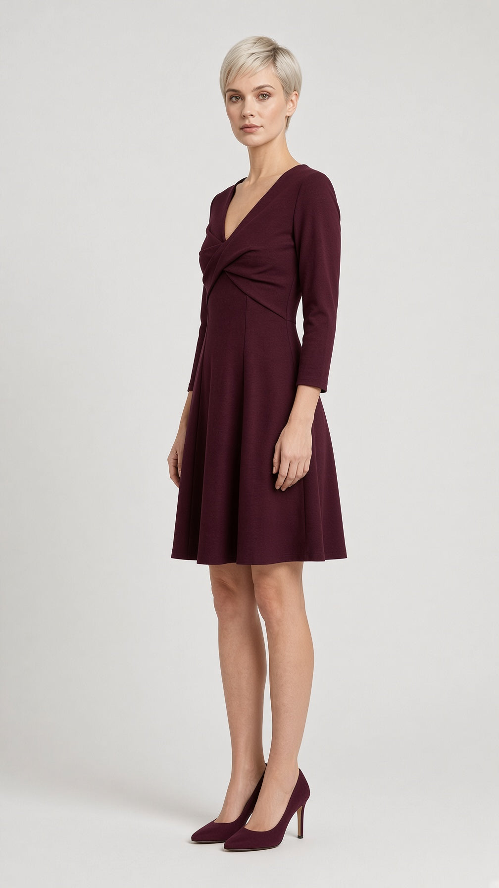 Angelica knee-length scuba crêpe dress – Wine red