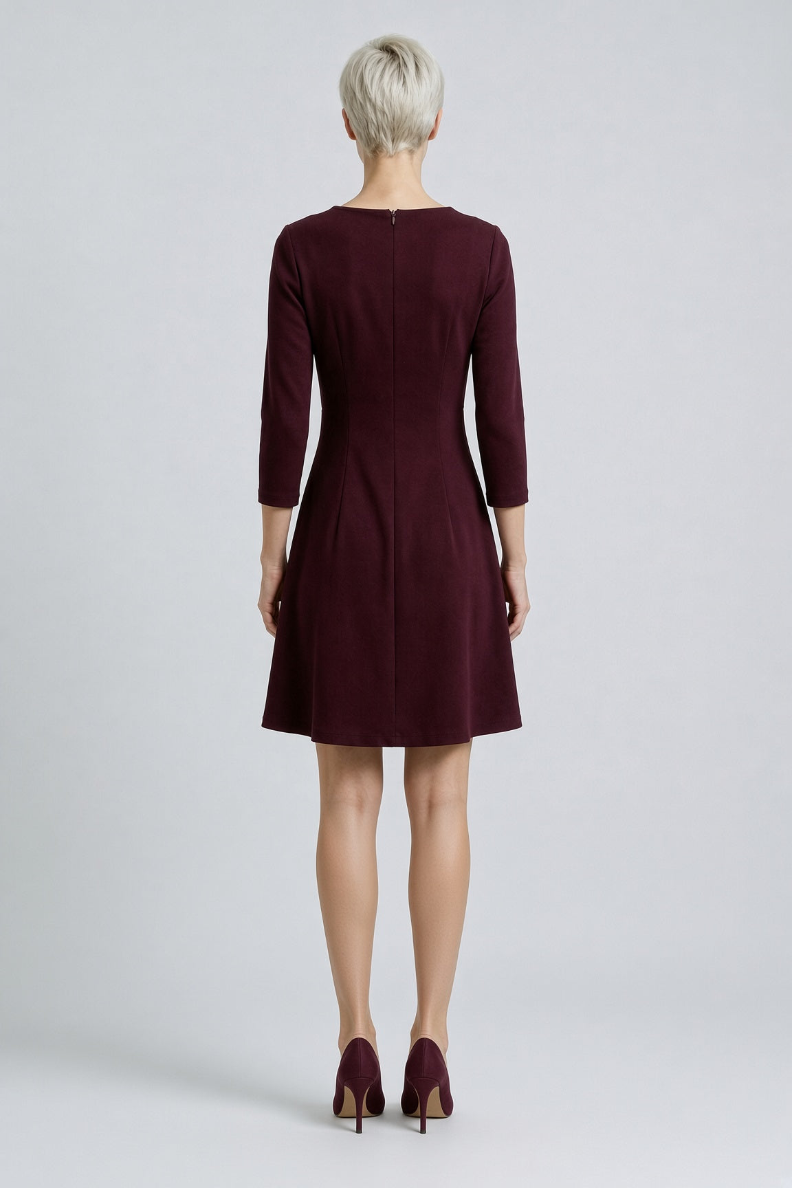 Angelica knee-length scuba crêpe dress – Wine red
