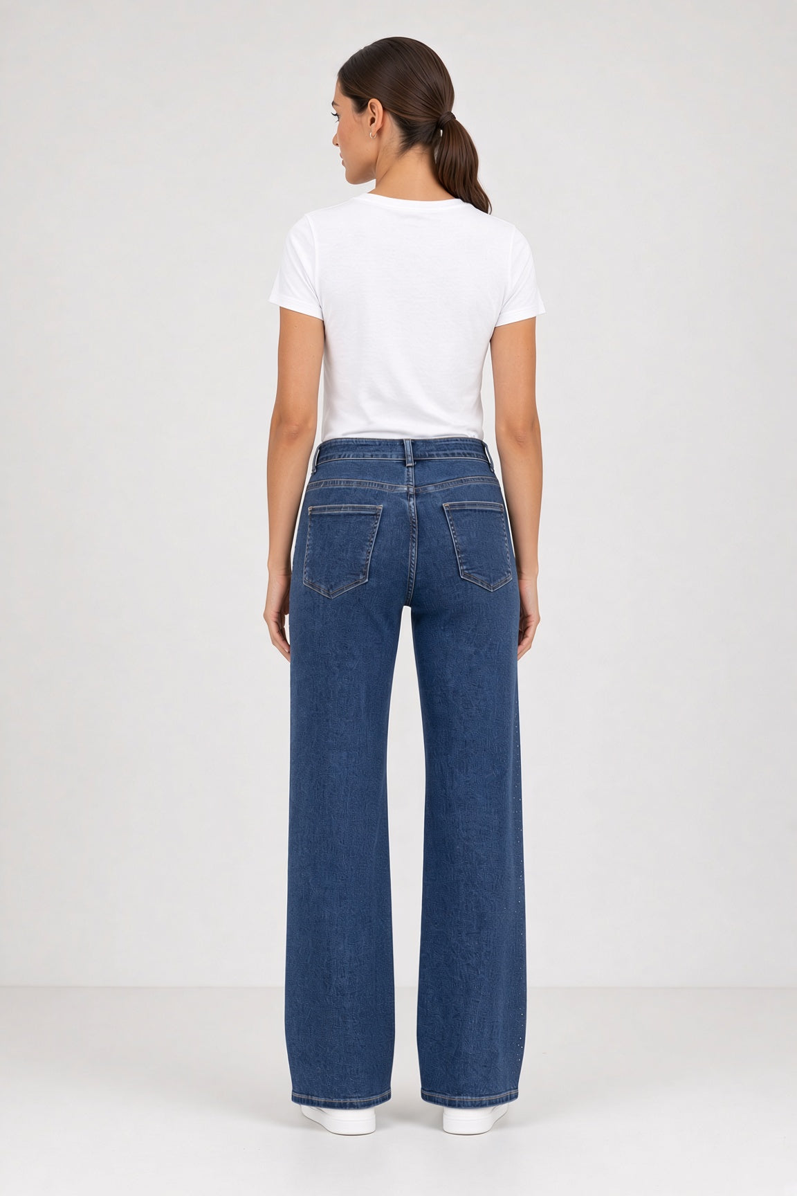 Jacopo straight-leg jeans with rhinestones – Denim blue