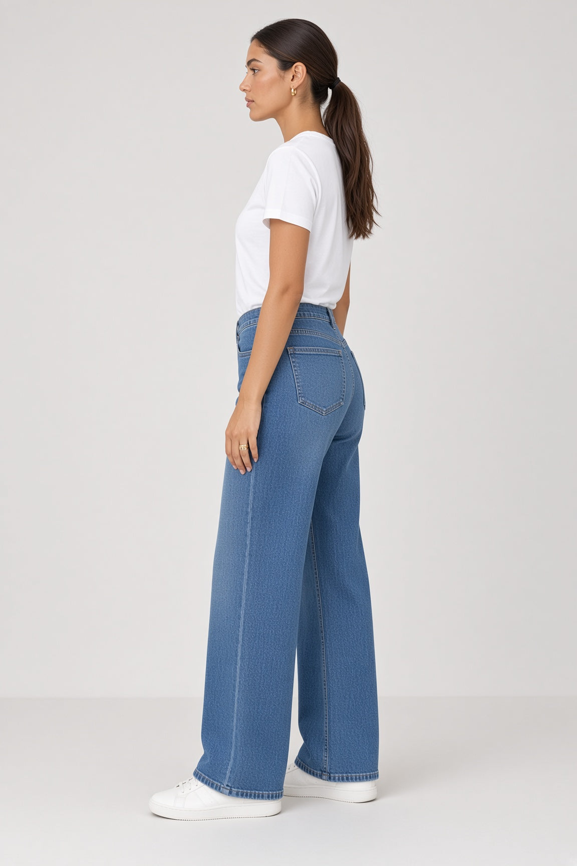 Jordan wide-leg jeans with asymmetric fastening – Denim blue